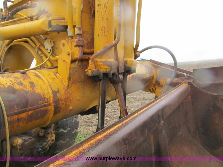 image for item E4714 1970 Caterpillar 627 scraper