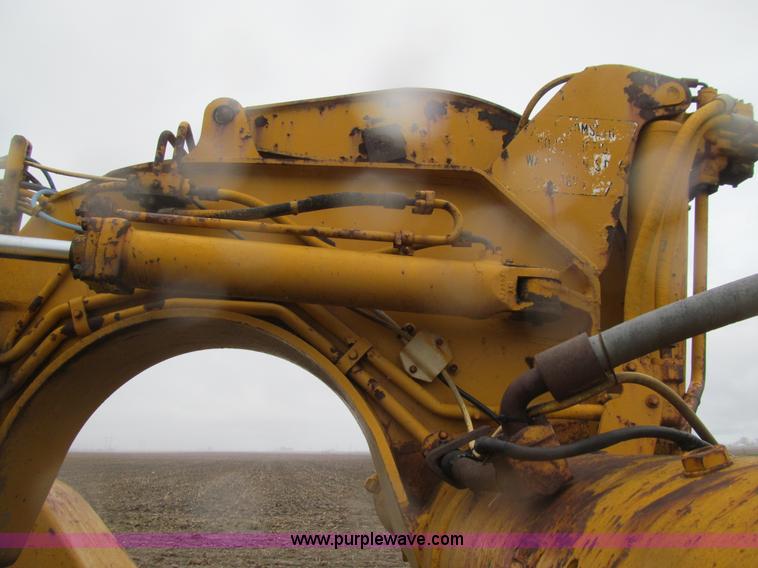 image for item E4714 1970 Caterpillar 627 scraper
