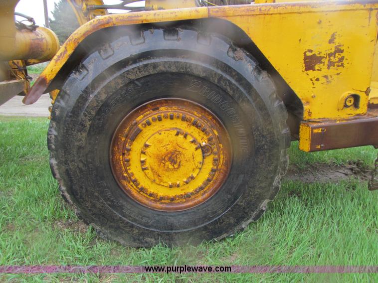 image for item E4714 1970 Caterpillar 627 scraper