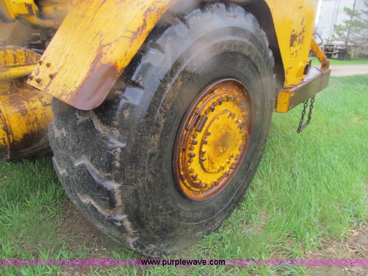 image for item E4714 1970 Caterpillar 627 scraper