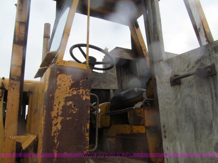 image for item E4714 1970 Caterpillar 627 scraper