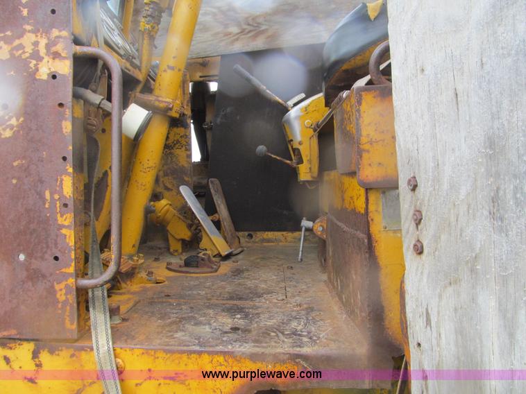 image for item E4714 1970 Caterpillar 627 scraper