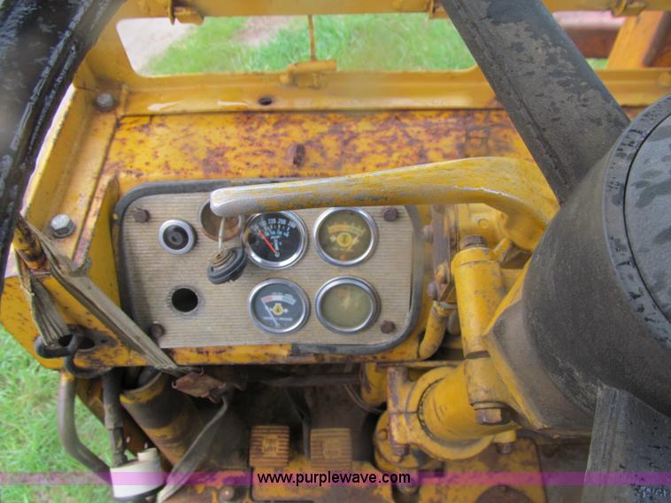 image for item E4714 1970 Caterpillar 627 scraper
