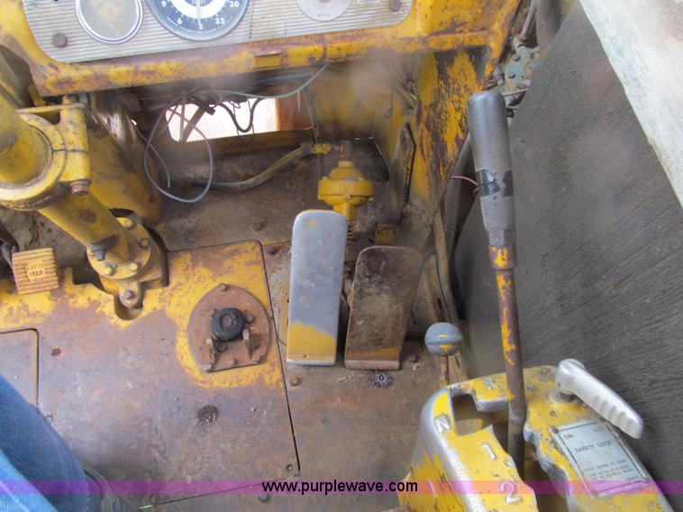 image for item E4714 1970 Caterpillar 627 scraper