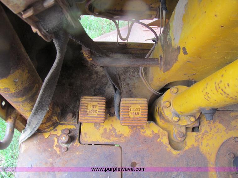 image for item E4714 1970 Caterpillar 627 scraper