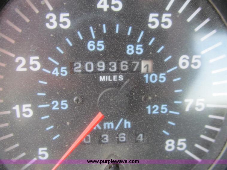 image for item E4715 1996 Mack CH613 semi truck