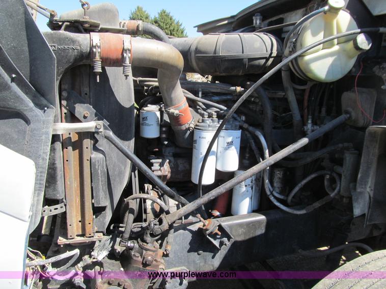 image for item E4715 1996 Mack CH613 semi truck