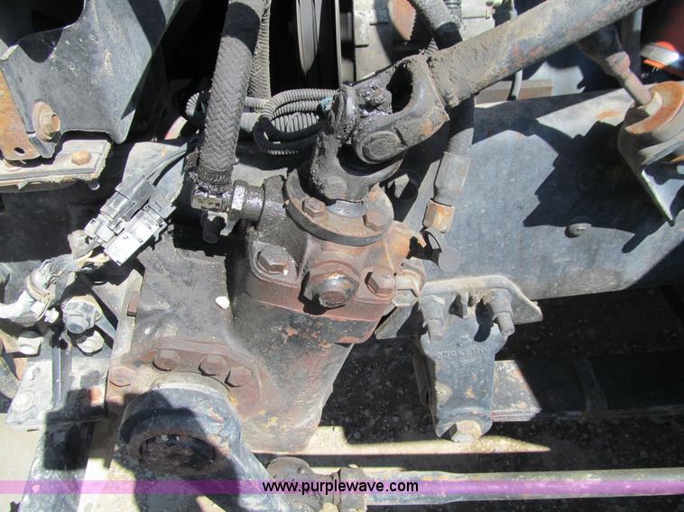 image for item E4715 1996 Mack CH613 semi truck