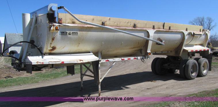 image for item E4716 1997 Ranco-anvil frame-less end dump trailer