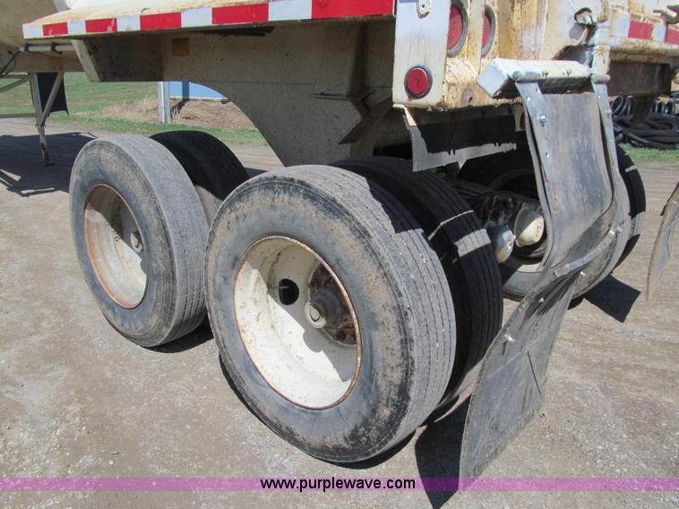 image for item E4716 1997 Ranco-anvil frame-less end dump trailer
