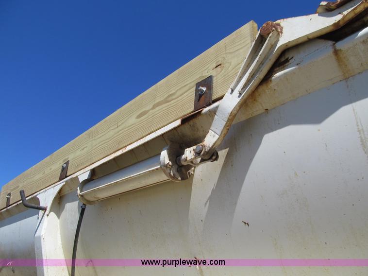 image for item E4716 1997 Ranco-anvil frame-less end dump trailer