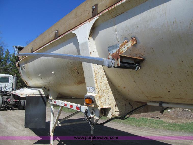 image for item E4716 1997 Ranco-anvil frame-less end dump trailer