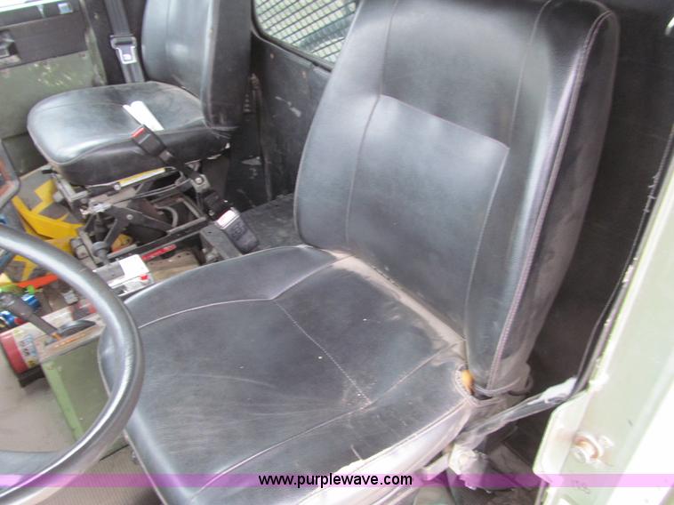 image for item E4719 1992 Freightliner M915A2 semi truck