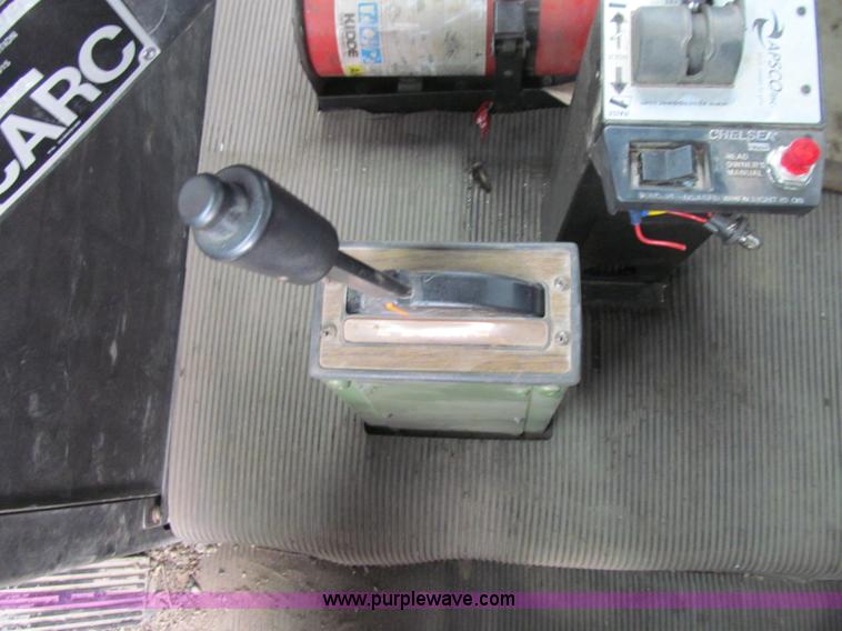 image for item E4719 1992 Freightliner M915A2 semi truck