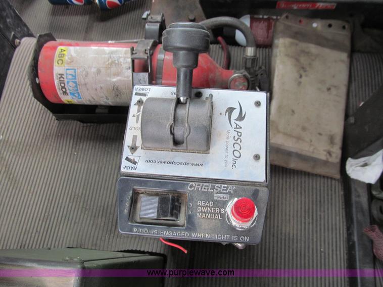 image for item E4719 1992 Freightliner M915A2 semi truck