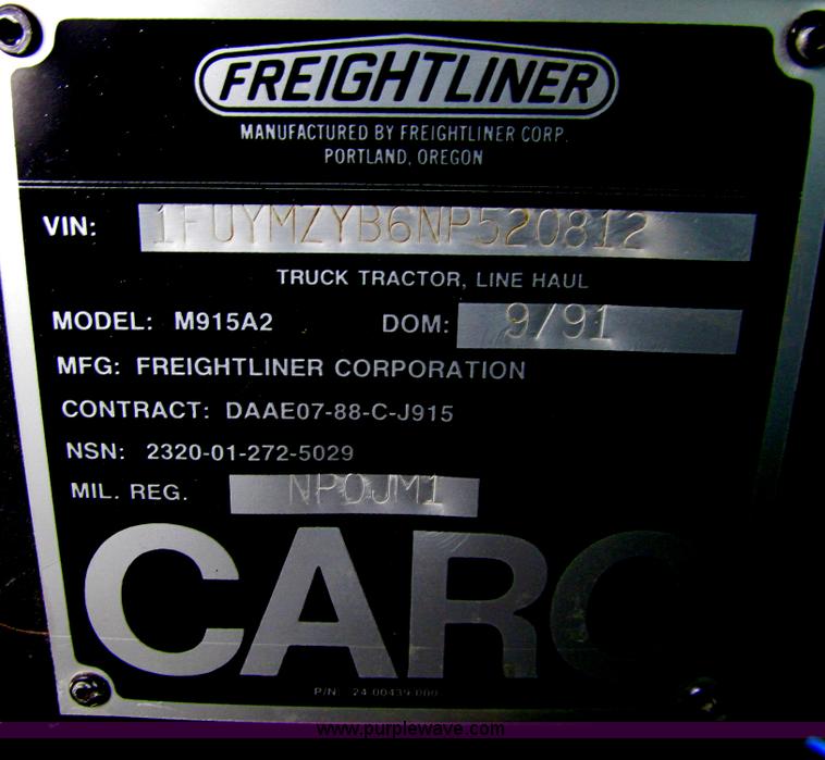 image for item E4719 1992 Freightliner M915A2 semi truck