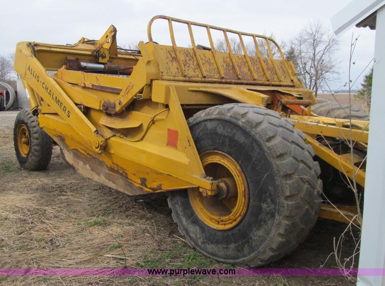 image for item E4720 Shop built hydraulic pull scraper