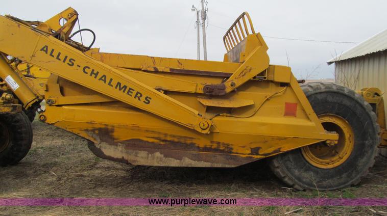 image for item E4720 Shop built hydraulic pull scraper