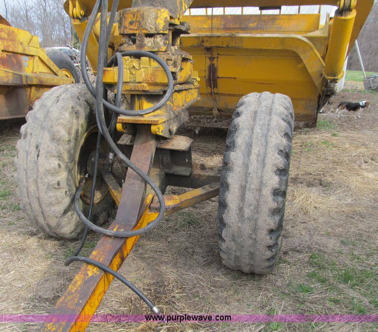 image for item E4720 Shop built hydraulic pull scraper