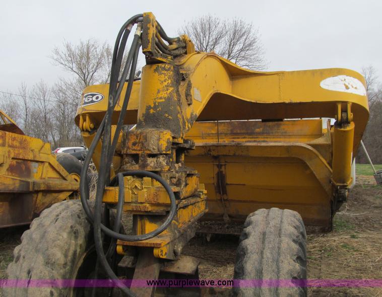 image for item E4720 Shop built hydraulic pull scraper