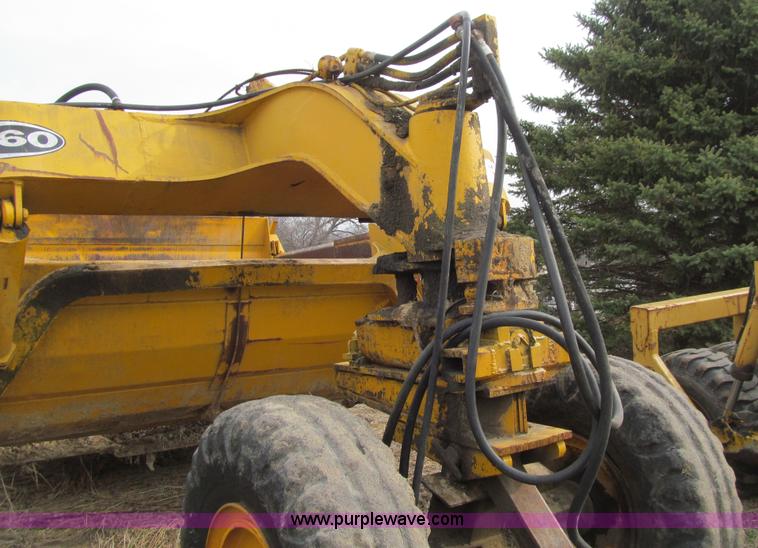 image for item E4720 Shop built hydraulic pull scraper