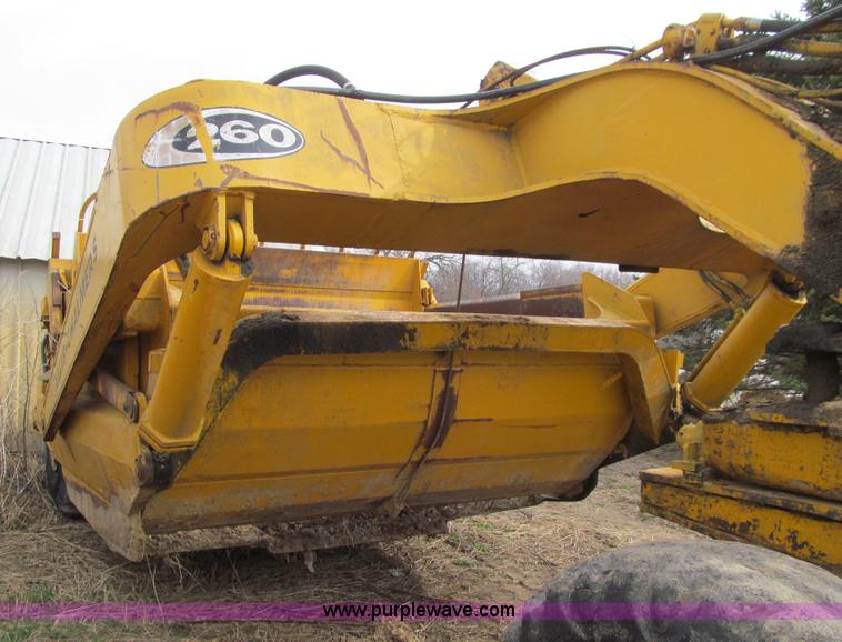 image for item E4720 Shop built hydraulic pull scraper