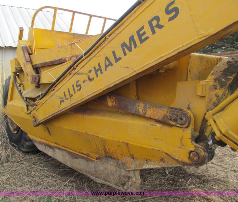 image for item E4720 Shop built hydraulic pull scraper