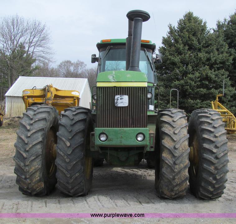 image for item E4721 1976 John Deere 8630 4WD tractor