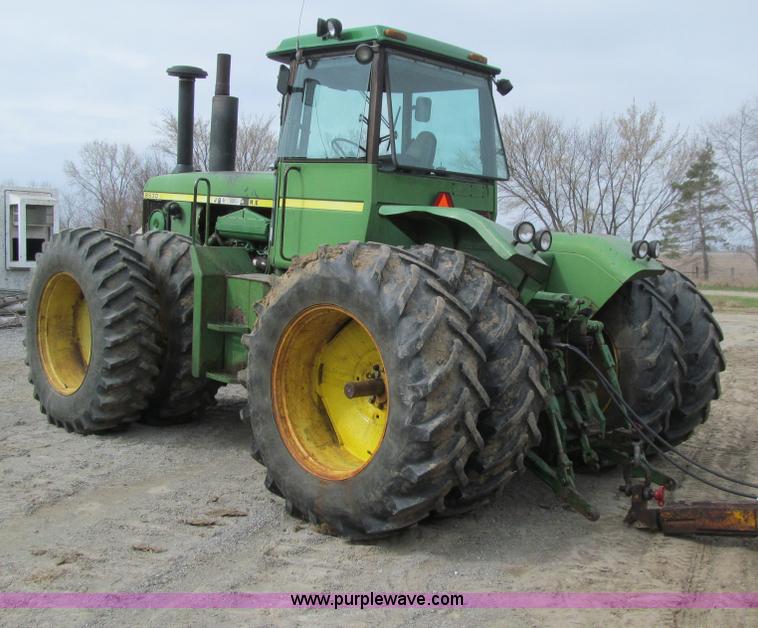 image for item E4721 1976 John Deere 8630 4WD tractor