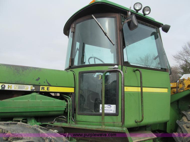 image for item E4721 1976 John Deere 8630 4WD tractor
