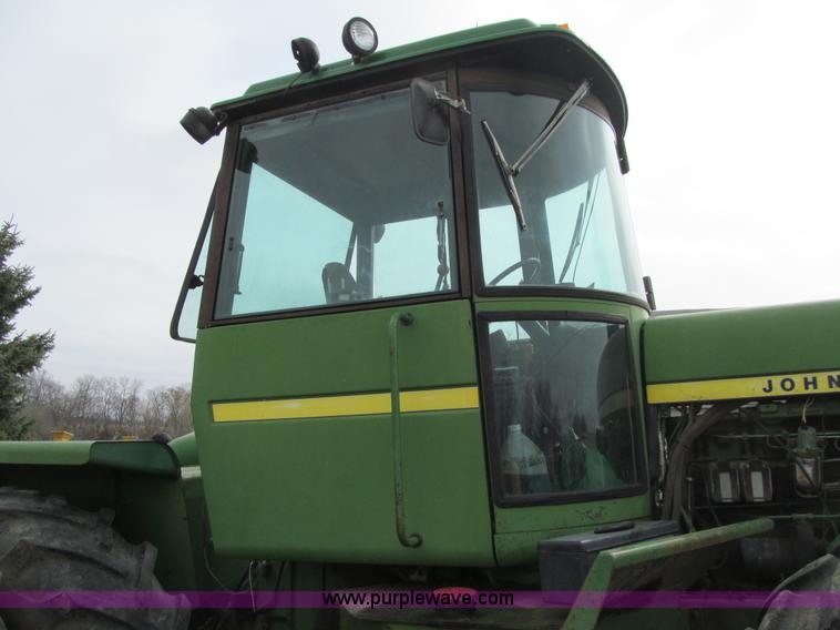 image for item E4721 1976 John Deere 8630 4WD tractor