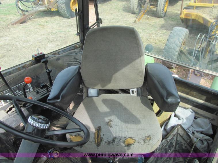 image for item E4721 1976 John Deere 8630 4WD tractor