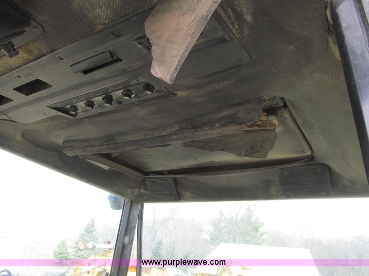 image for item E4721 1976 John Deere 8630 4WD tractor