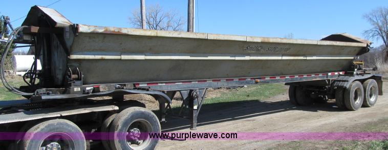 image for item E4722 1995 Smithco 5C1 side dump trailer