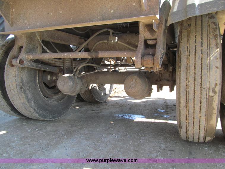 image for item E4722 1995 Smithco 5C1 side dump trailer