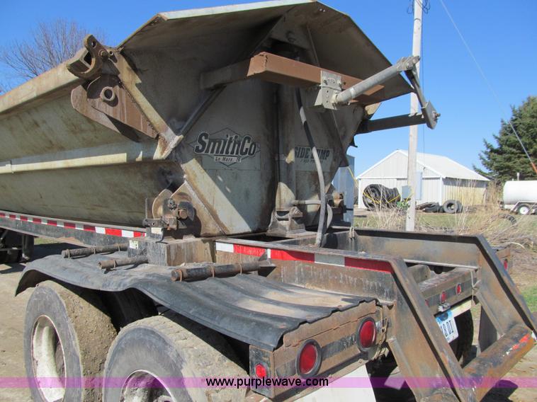 image for item E4722 1995 Smithco 5C1 side dump trailer