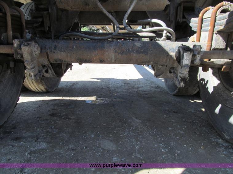 image for item E4722 1995 Smithco 5C1 side dump trailer