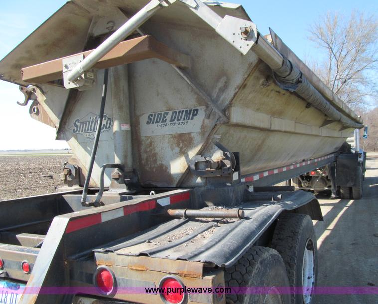 image for item E4722 1995 Smithco 5C1 side dump trailer