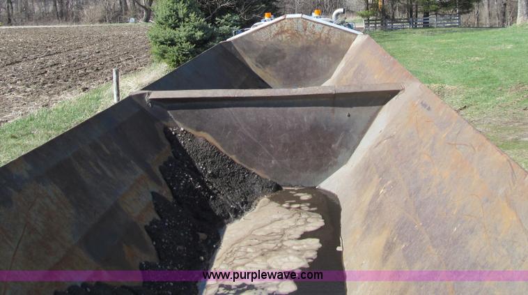 image for item E4722 1995 Smithco 5C1 side dump trailer