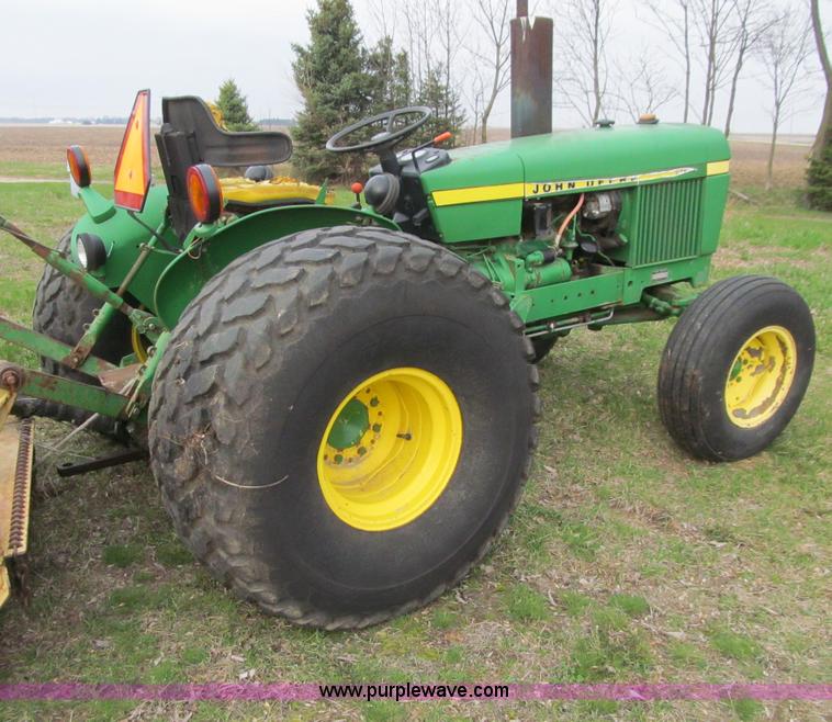 image for item E4723 1977 John Deere 2040 Industrial tractor