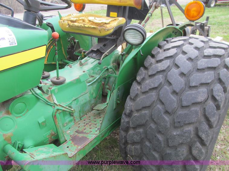 image for item E4723 1977 John Deere 2040 Industrial tractor