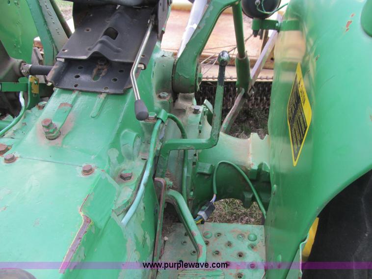 image for item E4723 1977 John Deere 2040 Industrial tractor