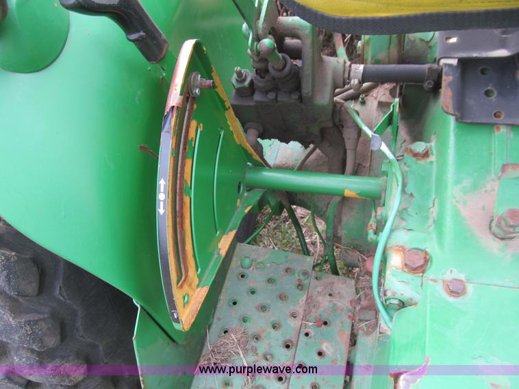 image for item E4723 1977 John Deere 2040 Industrial tractor