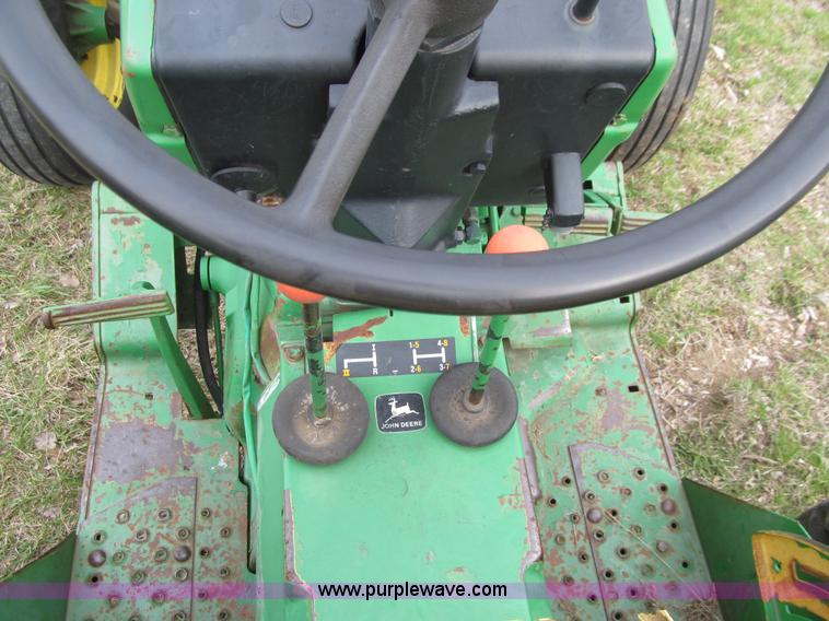 image for item E4723 1977 John Deere 2040 Industrial tractor