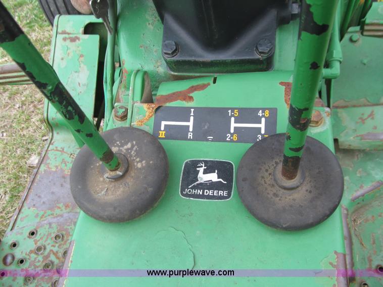 image for item E4723 1977 John Deere 2040 Industrial tractor