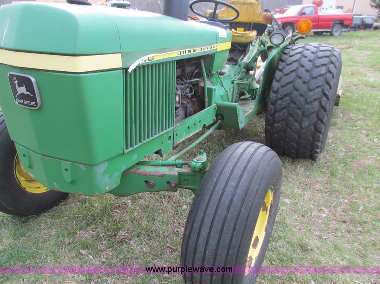image for item E4723 1977 John Deere 2040 Industrial tractor