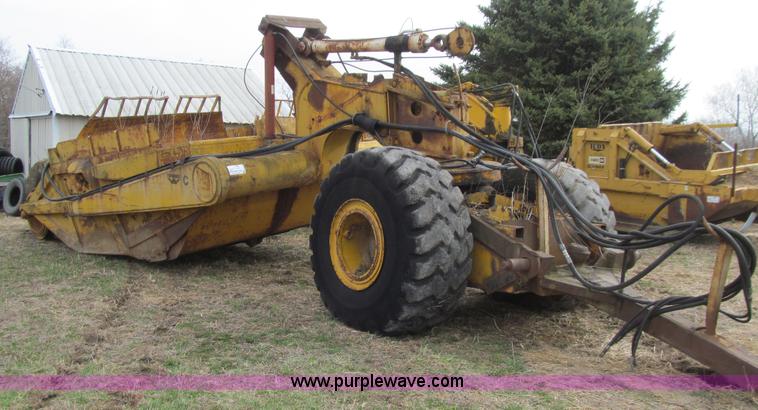 image for item E4727 Shop built hydraulic pull scraper bowl