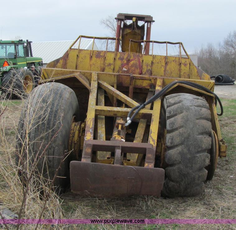 image for item E4727 Shop built hydraulic pull scraper bowl