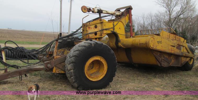 image for item E4727 Shop built hydraulic pull scraper bowl