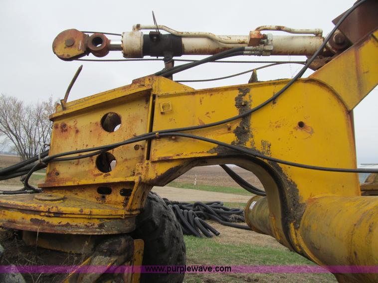 image for item E4727 Shop built hydraulic pull scraper bowl